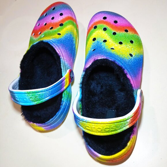 Classic Unisex Spray Rainbow Tye Dye Black Fur Lined Crocs Clogs Size M/8 - W/10 - Picture 7 of 15